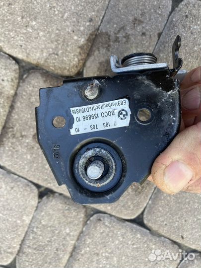 Крючок замка капота левый bmw 5 f 10