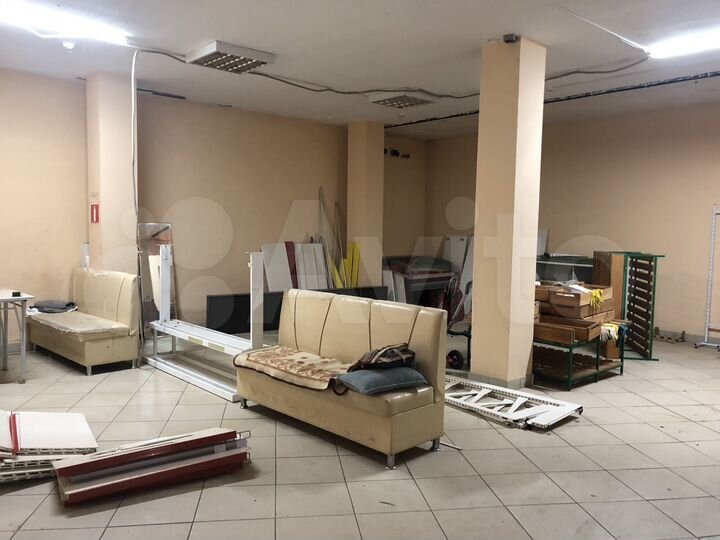 Сдам офисно-торговое помещение 200 м² ул. Сергея А