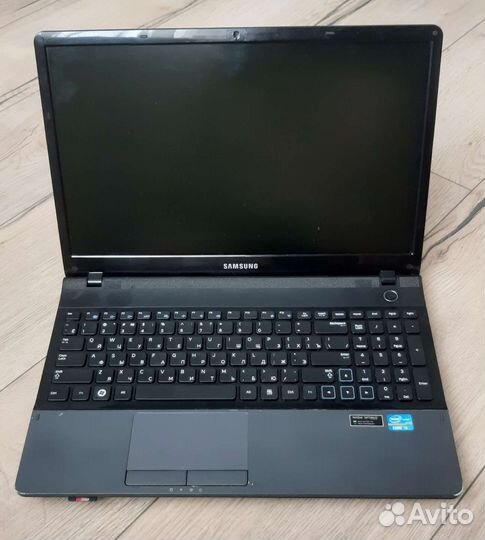 Ноутбук samsung NP300E5A