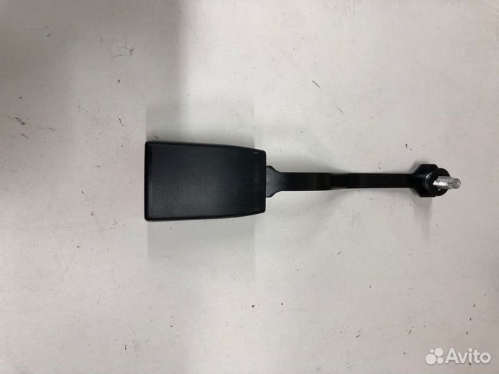 Замок ремня безопасности ваз 21213 передний