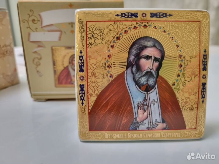 Фарфор для Пасхи Lefard и Петух Pavone