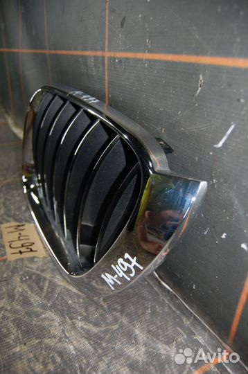 Решетка радиатора левая - BMW X3 F25