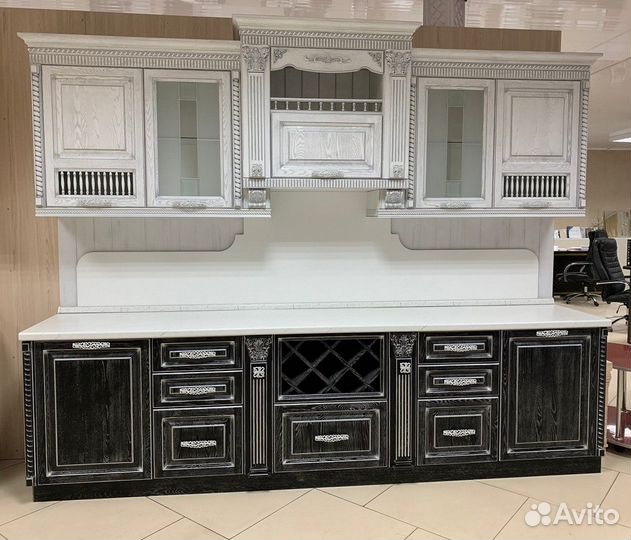 Кухня на заказ из массива сосны