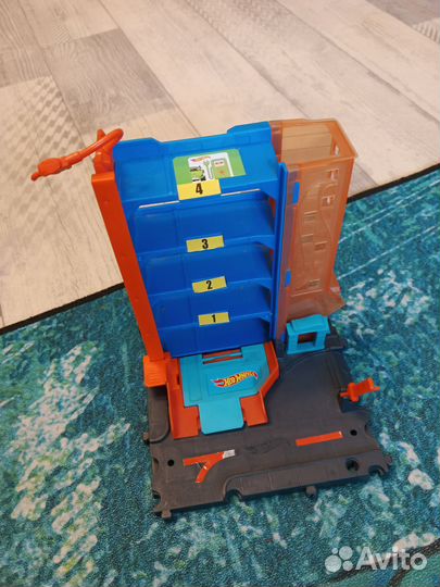 Мини-парковка hot wheels