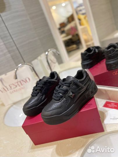 Кроссовки женские valentino