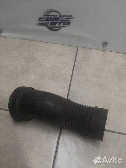 Воздуховод Opel Astra H Z16XER 2010