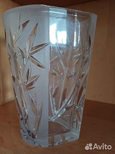 Хрустальная ваза