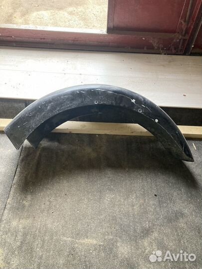 Крыло переднее