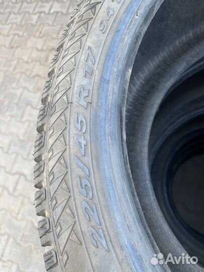 Pirelli Carrier 225/45 R17 19L