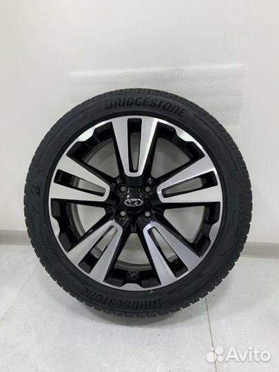 LADA Vesta Cross SW, GoodYear 205/50 R17