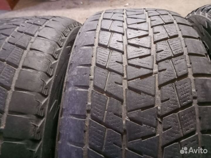 Bridgestone Blizzak DM-V1 265/65 R17