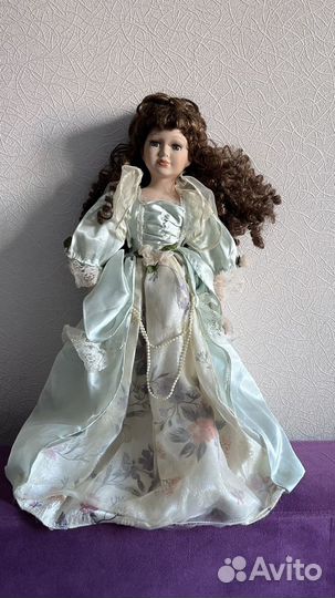 Кукла фарфоровая коллекционная