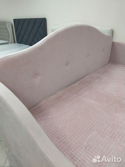 Кровать выдвижная детская Мягкая спинка