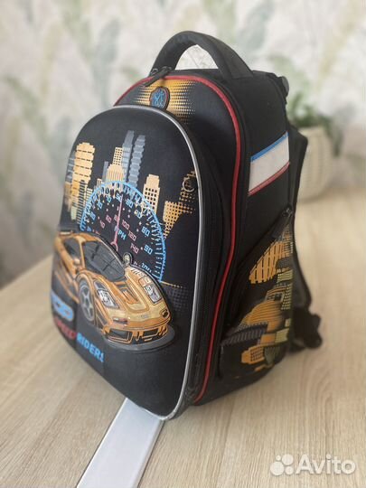 Школьный рюкзак hummingbird для мальчика