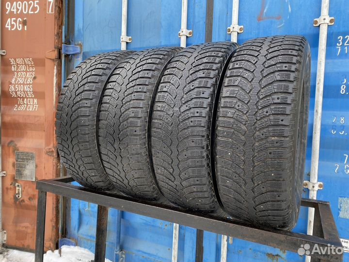 Bridgestone Blizzak Spike-01 245/65 R17