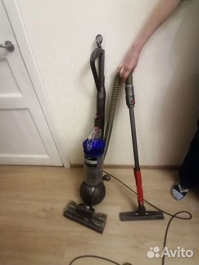 Пылесос Dyson DC42 allergy б/у