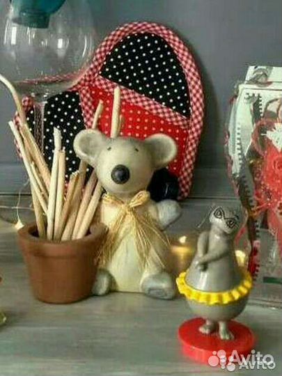 Лотом Игрушки статуэтки листай