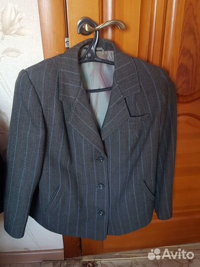 Костюм женский с юбкой