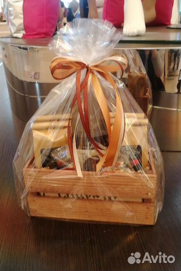 Подарочный бокс с чаем/кофе и сладостями