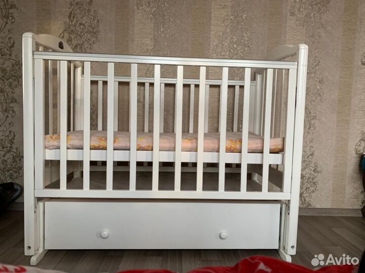 Кровать можга красная