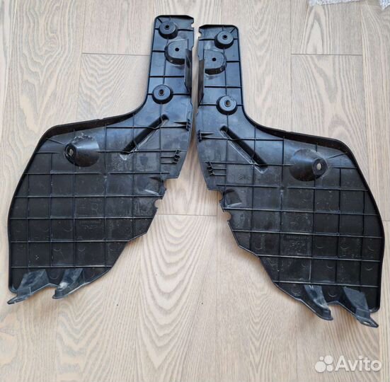 Подкрылокзадний Land Cruiser 5259160050 5259260030