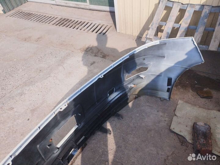 Продам бампер передний Тойота Альфард 2006 года