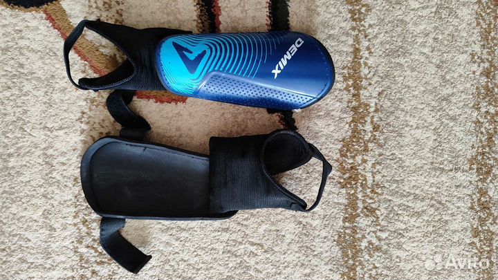 Футбольные щитки