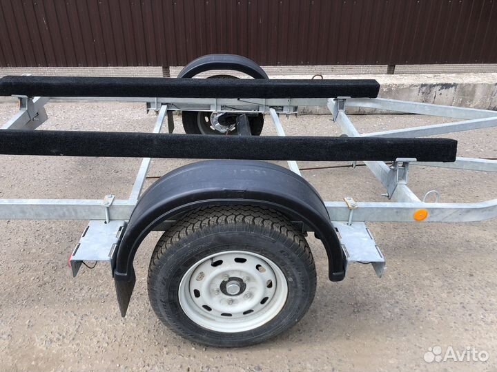 Лодочный прицеп для лодок до 7,5 м 1600кг