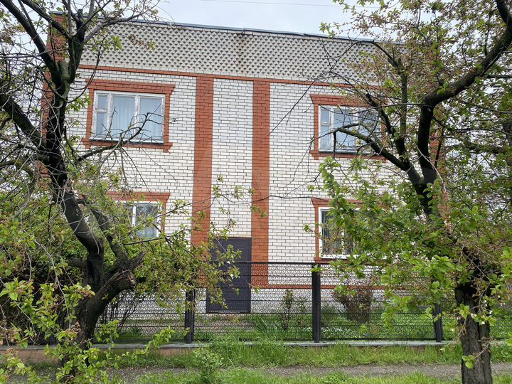 Дом 216,9 м² на участке 19,5 сот.