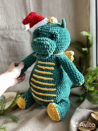 Вязаный дракон ручной работы