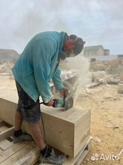 Кронштейн декоративный из камня