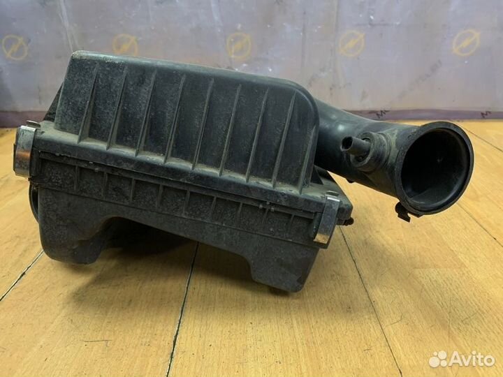 Корпус воздушного фильтра Opel Zafira A Z18XE