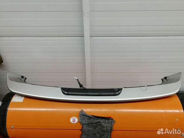 Спойлер багажника Mitsubishi Grandis