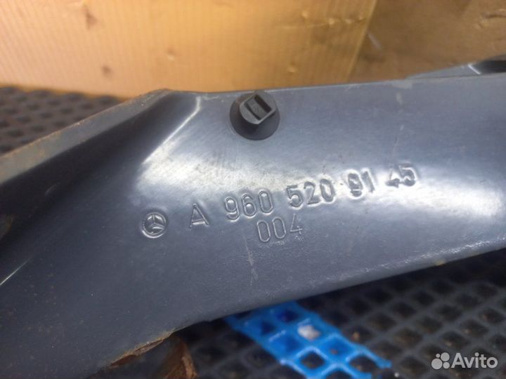 Кронштейн корпуса воздушного фильтра Mercedes