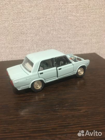 Модель ваз 2105 СССР тантал 1:43
