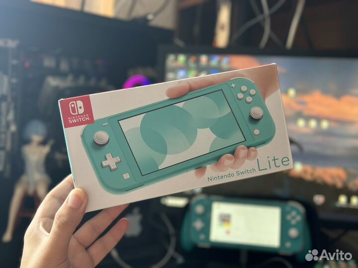 Nintendo switch lite + комплект Skull & Co + игра