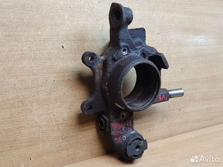 Кулак задний левый, Volvo 960