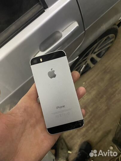 Телефон iPhone 5s