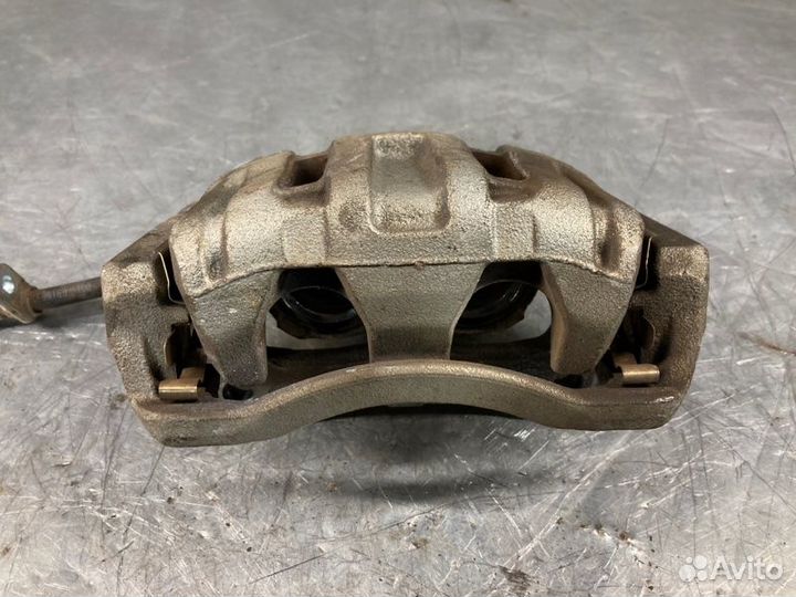 Суппорт передний правый Honda Cr-V 4 RM 2011-2018