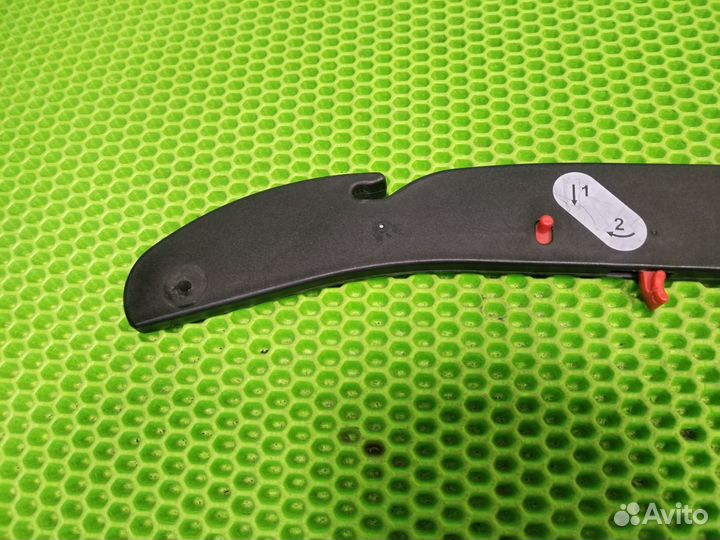 Крепление люльки на шасси детской коляски