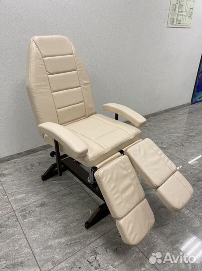 Педикюрное кресло на гидроподъемнике