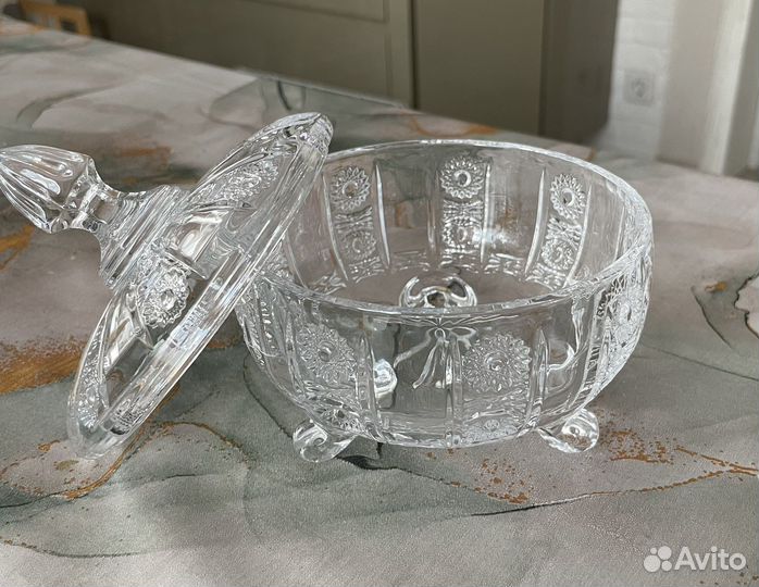 Хрустальная конфетница на ножках Чехия