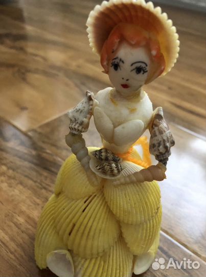 Статуэтка из ракушек