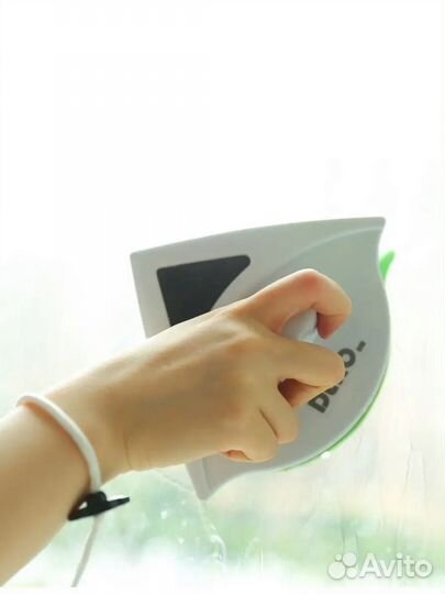 Магнитная щетка-стеклоочиститель