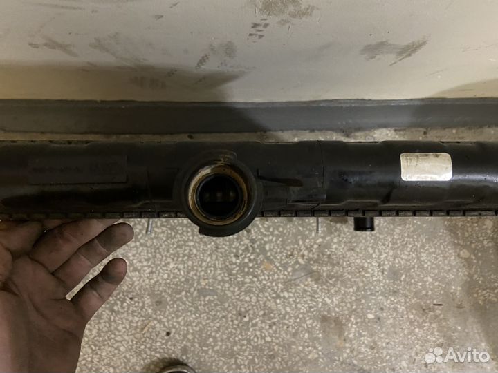 Оригинальный радиатор Nissan Skyline R34