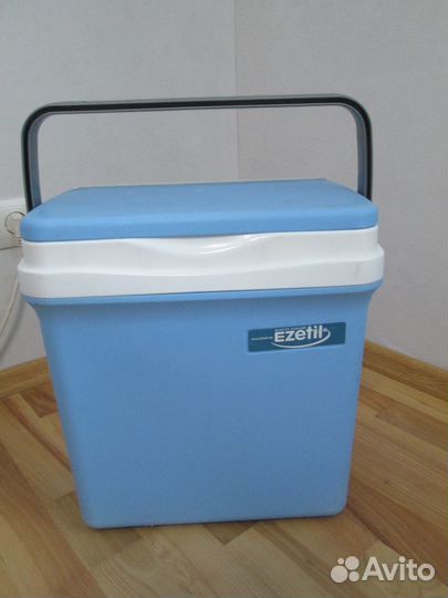 Автомобильный переносной холодильник,с аккумулятор