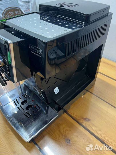 Кофемашина Delonghi ecam 23.460B