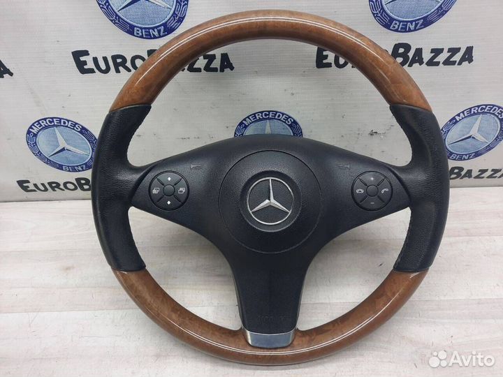 Трехспицевый руль с деревом Mercedes