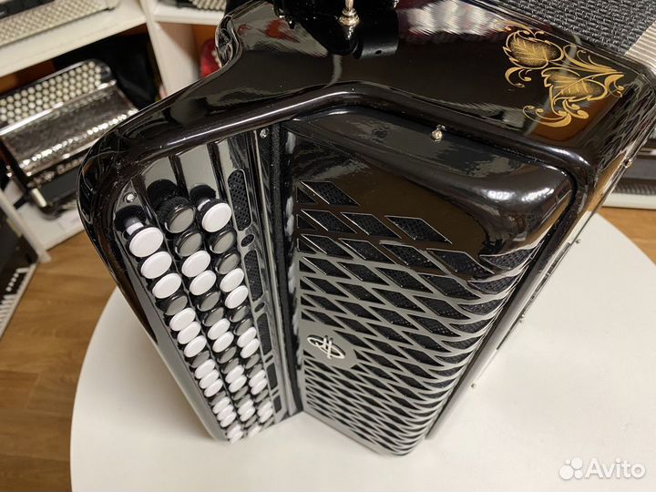 Баян Тула-210