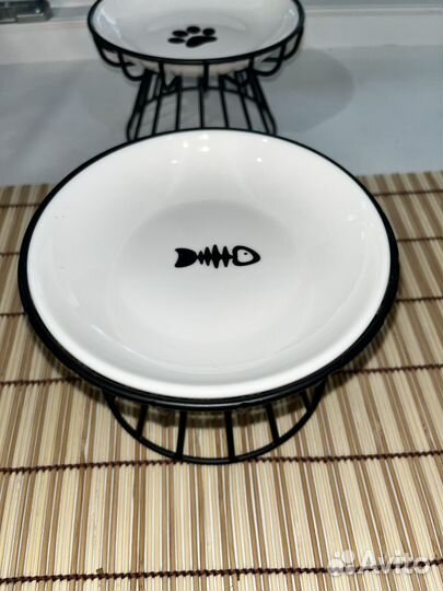 Керамическая миска на подставке для кошек/собак